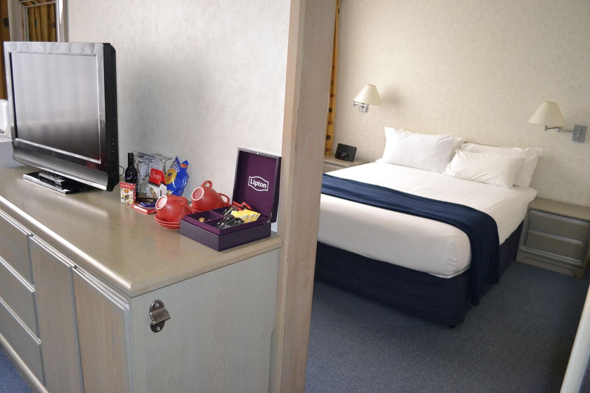Mid City Motel Уорнъмбул Екстериор снимка